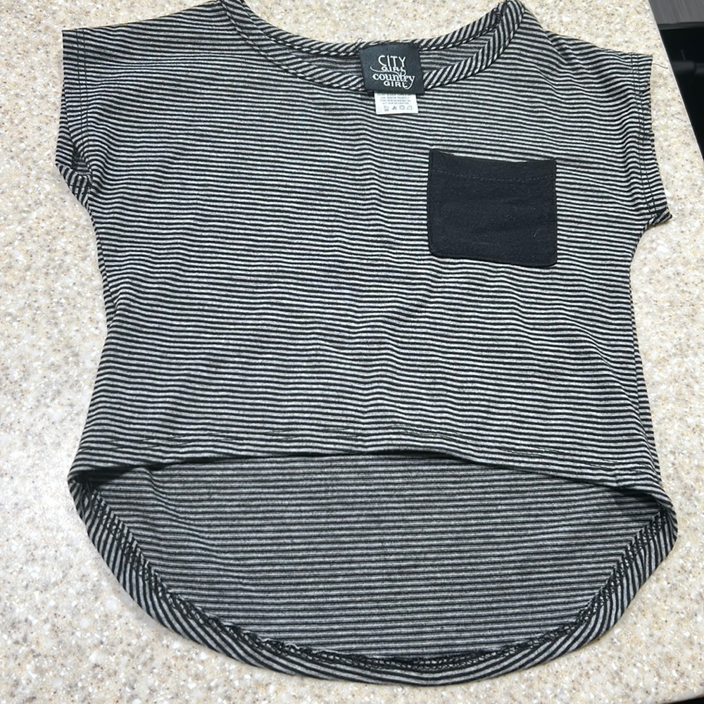🌖 City girl country girl striped shirt cropped